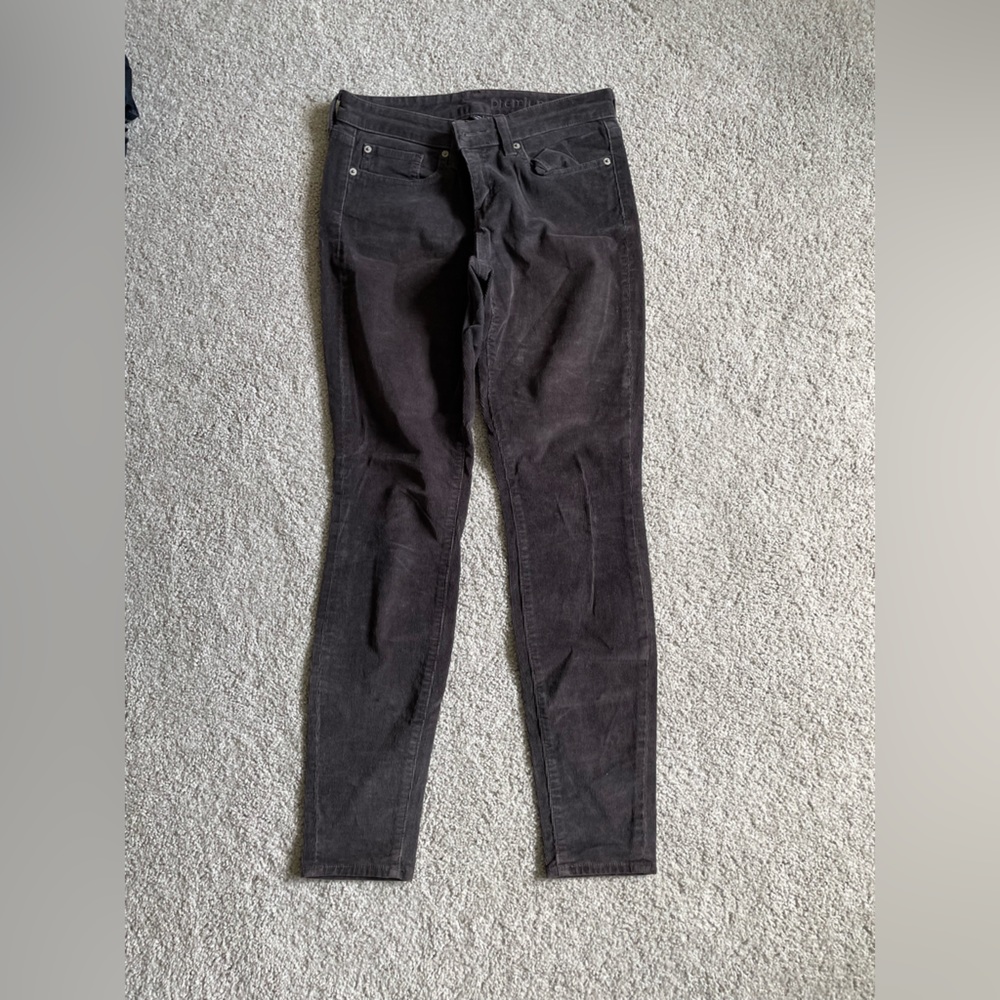 Gap Premium Corduroy Pants. Size 6/28R. Brown
